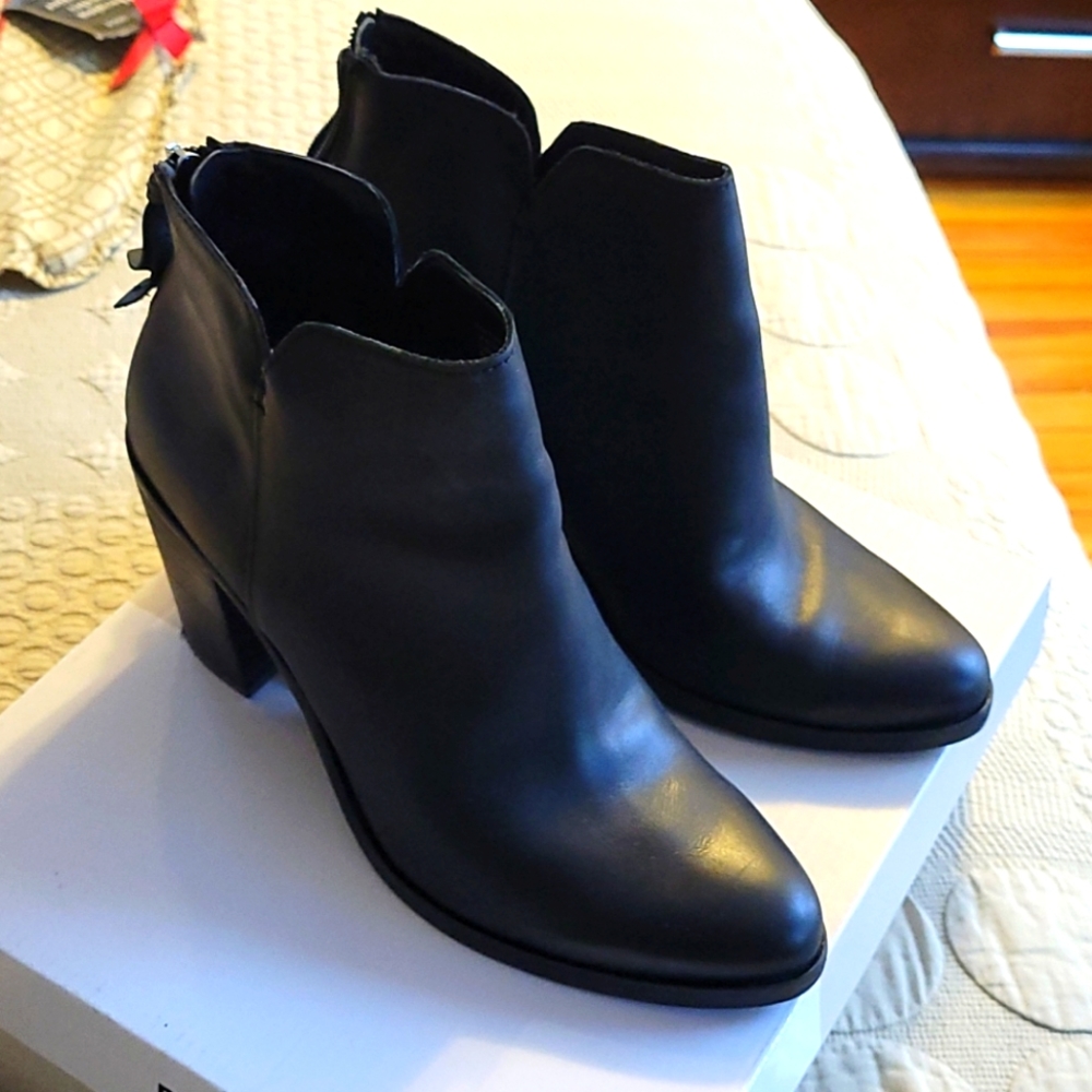 BP LEATHER ANKLE BOOTS 8.5